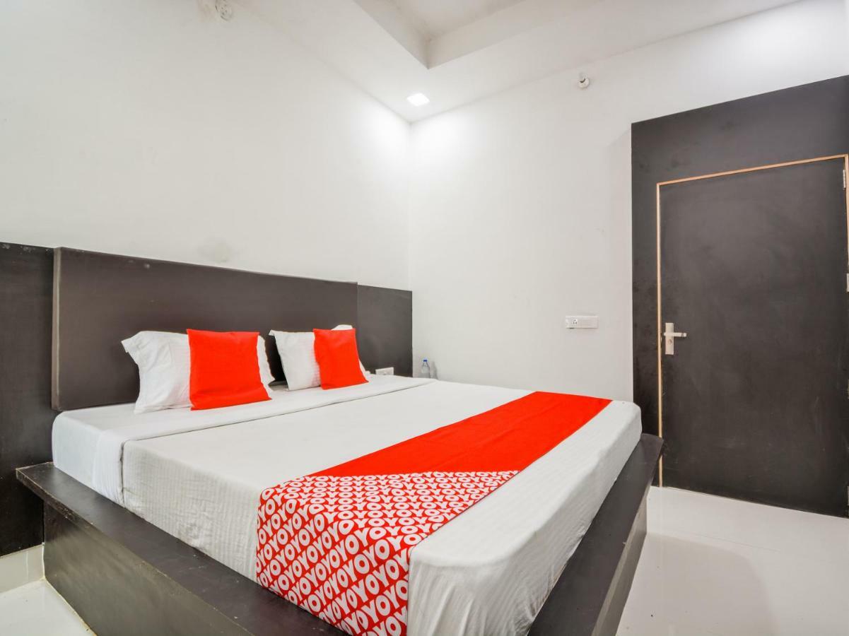 Oyo 43505 Hotel The White House Hisār Buitenkant foto