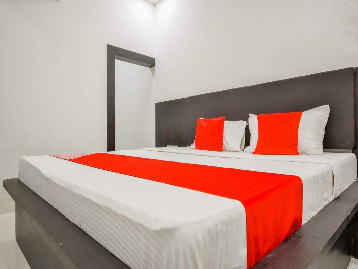 Oyo 43505 Hotel The White House Hisār Buitenkant foto