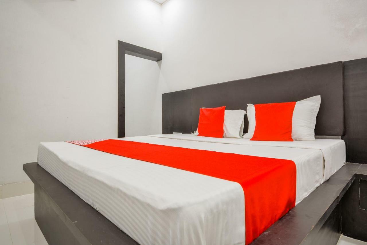 Oyo 43505 Hotel The White House Hisār Buitenkant foto