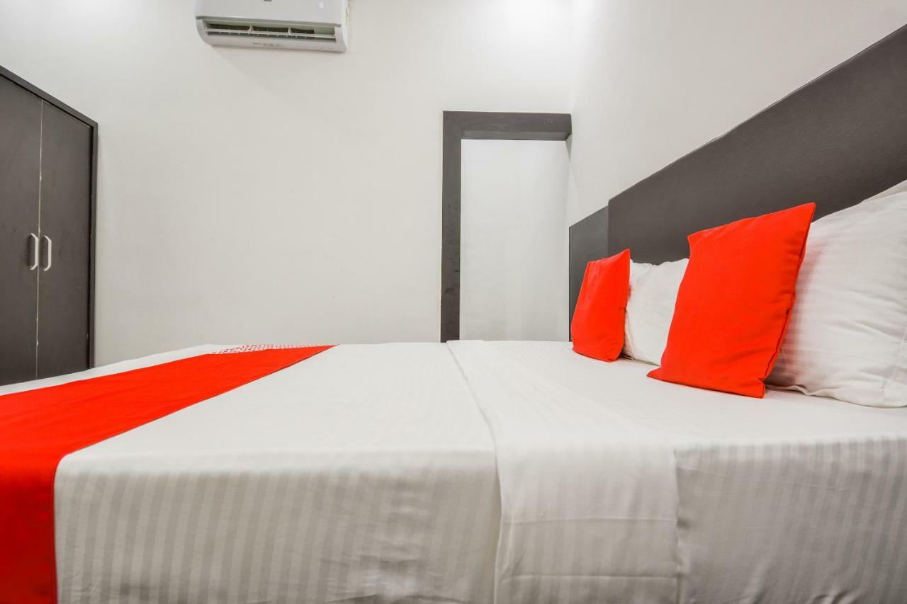 Oyo 43505 Hotel The White House Hisār Buitenkant foto