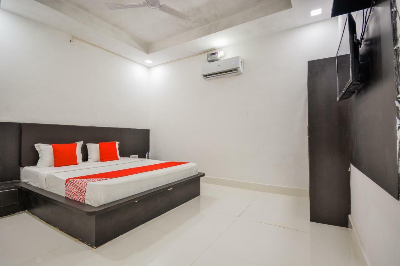 Oyo 43505 Hotel The White House Hisār Buitenkant foto