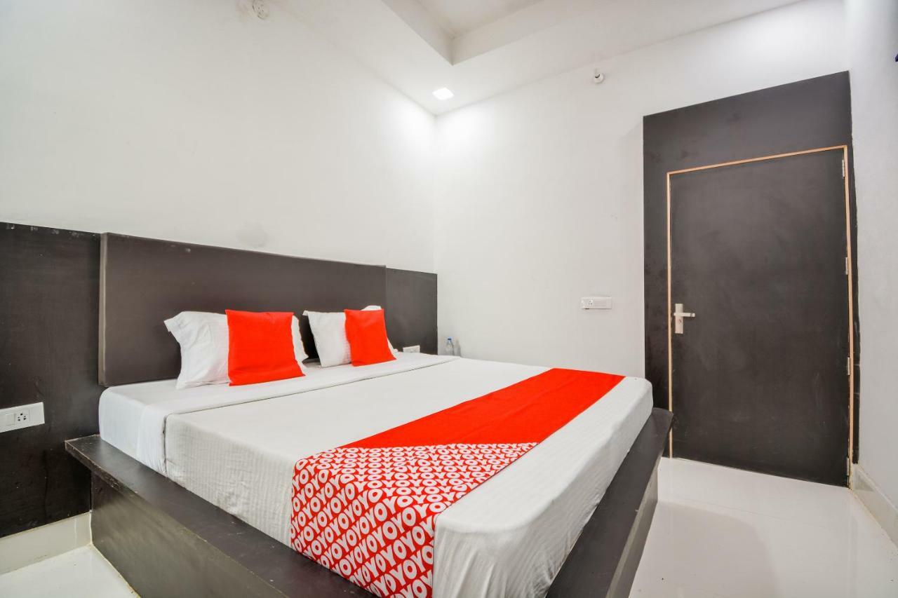 Oyo 43505 Hotel The White House Hisār Buitenkant foto
