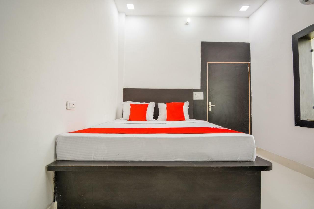 Oyo 43505 Hotel The White House Hisār Buitenkant foto