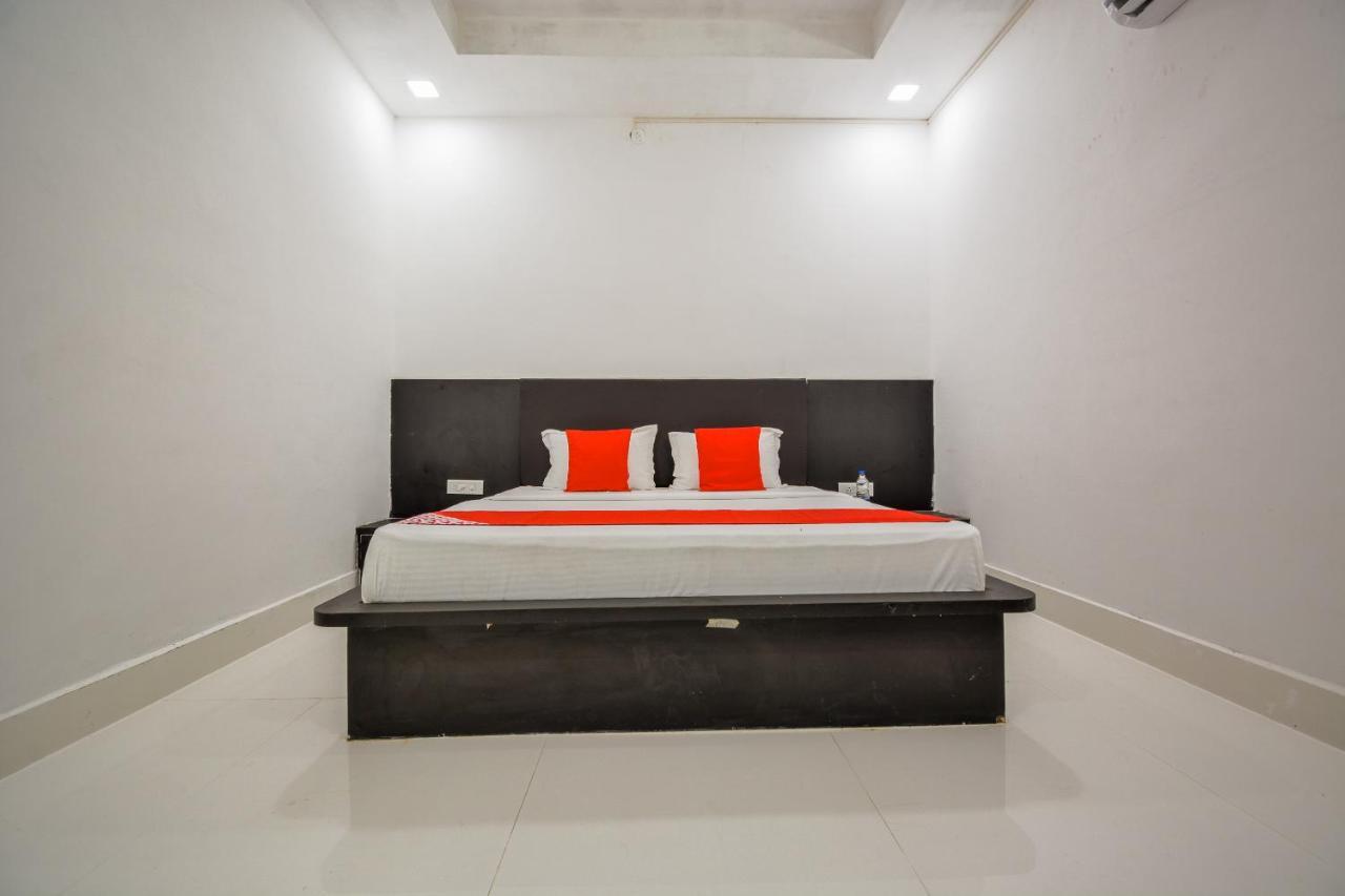 Oyo 43505 Hotel The White House Hisār Buitenkant foto